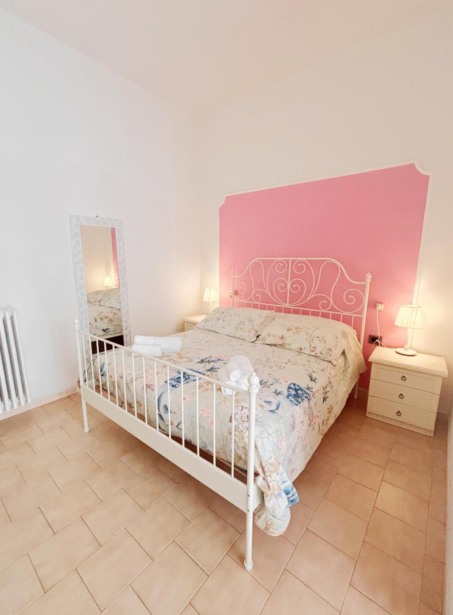 A Casa Di Mario E Nene Bed and Breakfast Viareggio Eksteriør billede