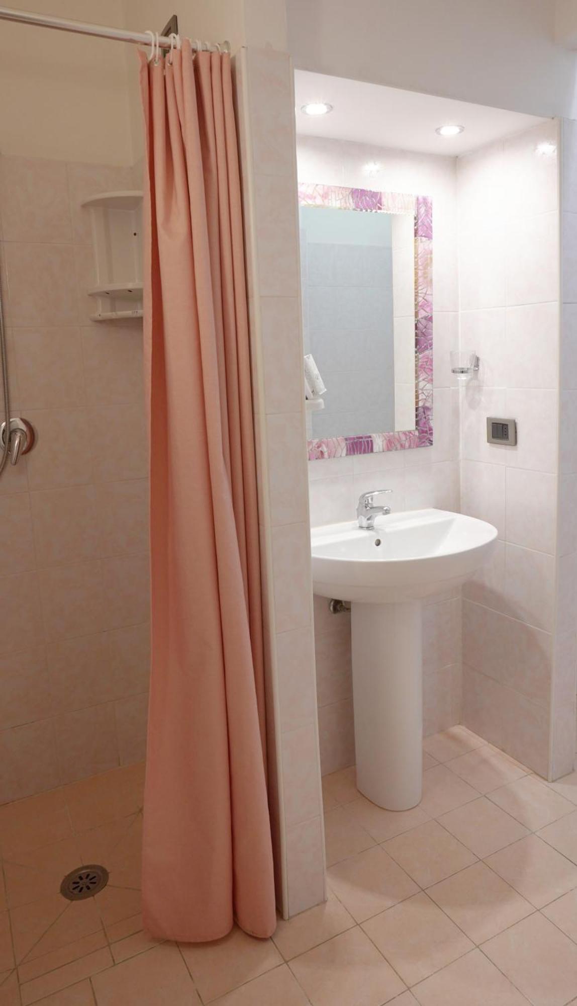A Casa Di Mario E Nene Bed and Breakfast Viareggio Eksteriør billede
