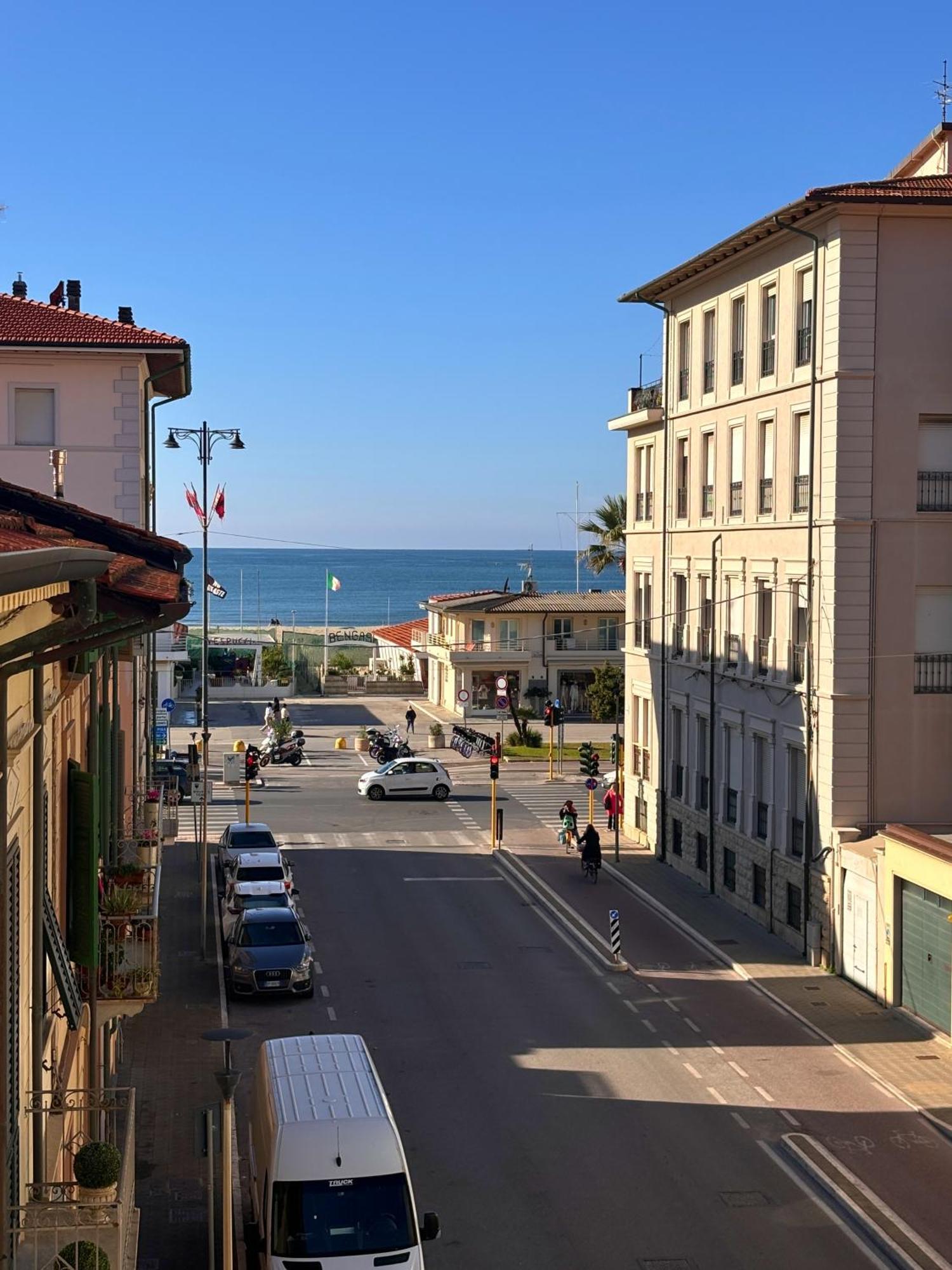 A Casa Di Mario E Nene Bed and Breakfast Viareggio Eksteriør billede